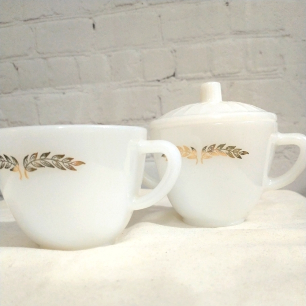 𝅺VTG Federal Glass Golden Wheat Pattern Sugar And Creamer white milk glass